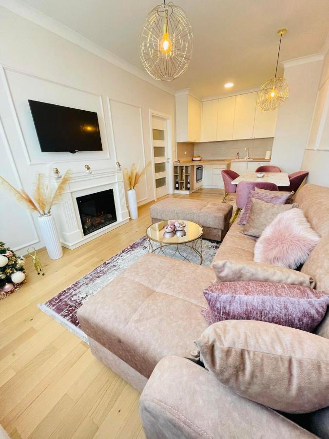 Stan Na Dan "Apartman Purple" Apartment Banja Luka Exterior photo